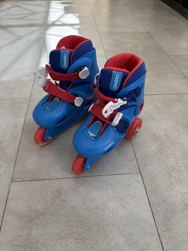 Paire de rollers Oxelo Play 3 bleus et rouges